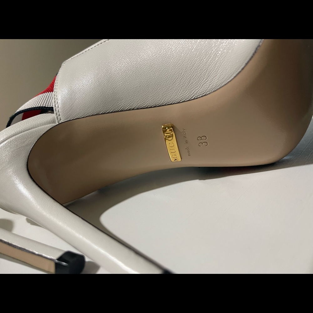Gucci Heels White with Bee detail - Picture 4 of 6